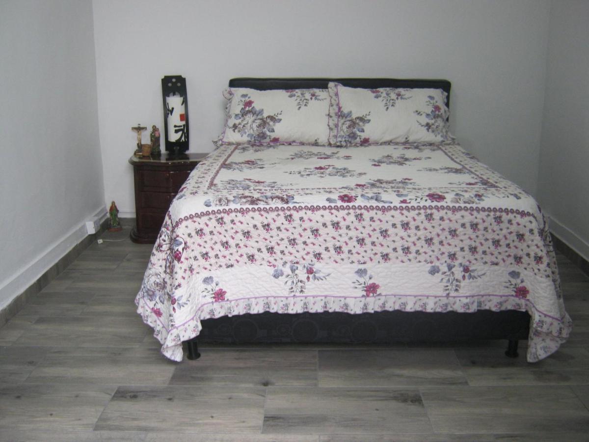 Angie'S House Bed & Breakfast Manizales Exterior photo
